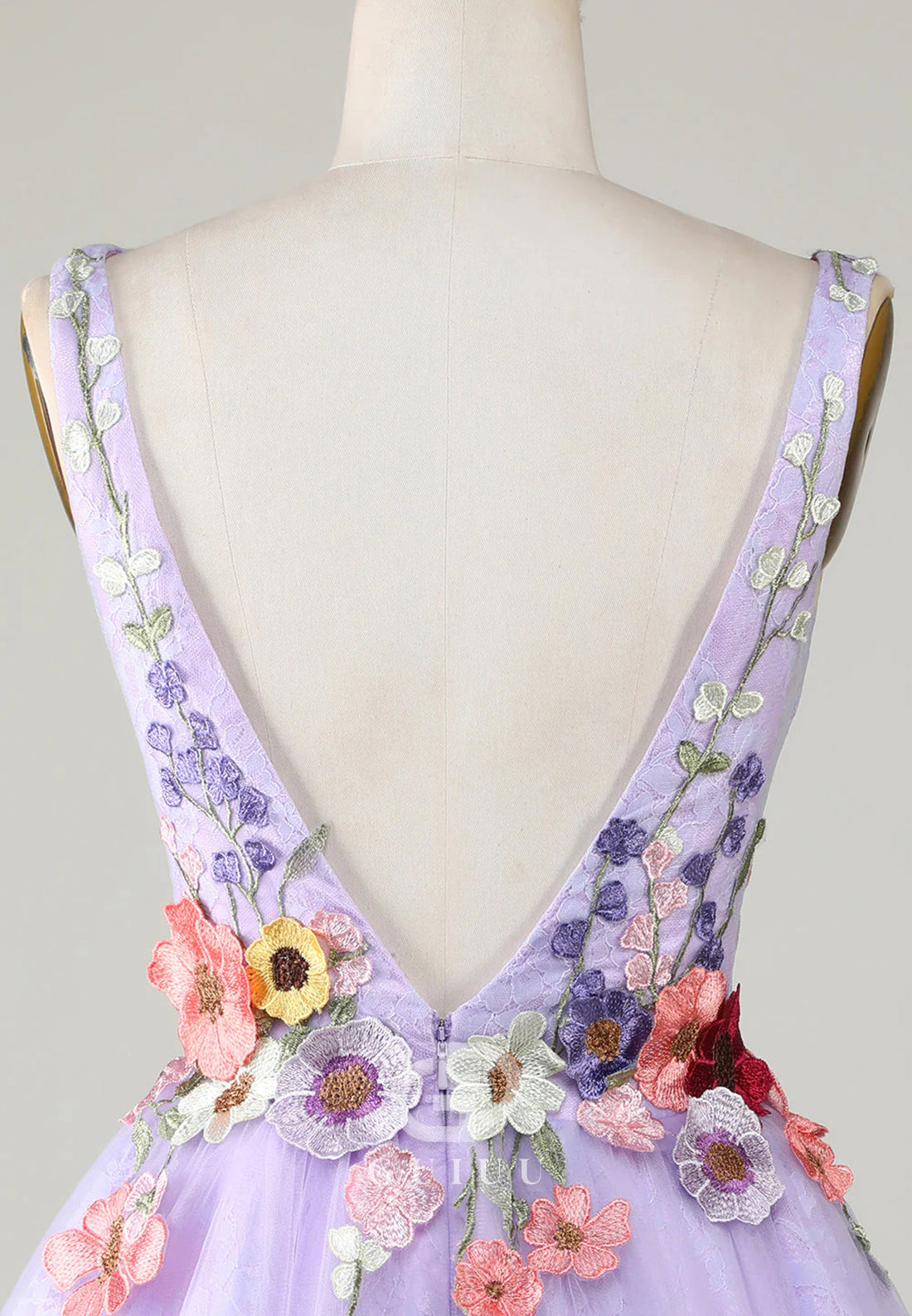 Lilac Spaghetti Straps V-Neck Floral Appliques Homecoming Dress