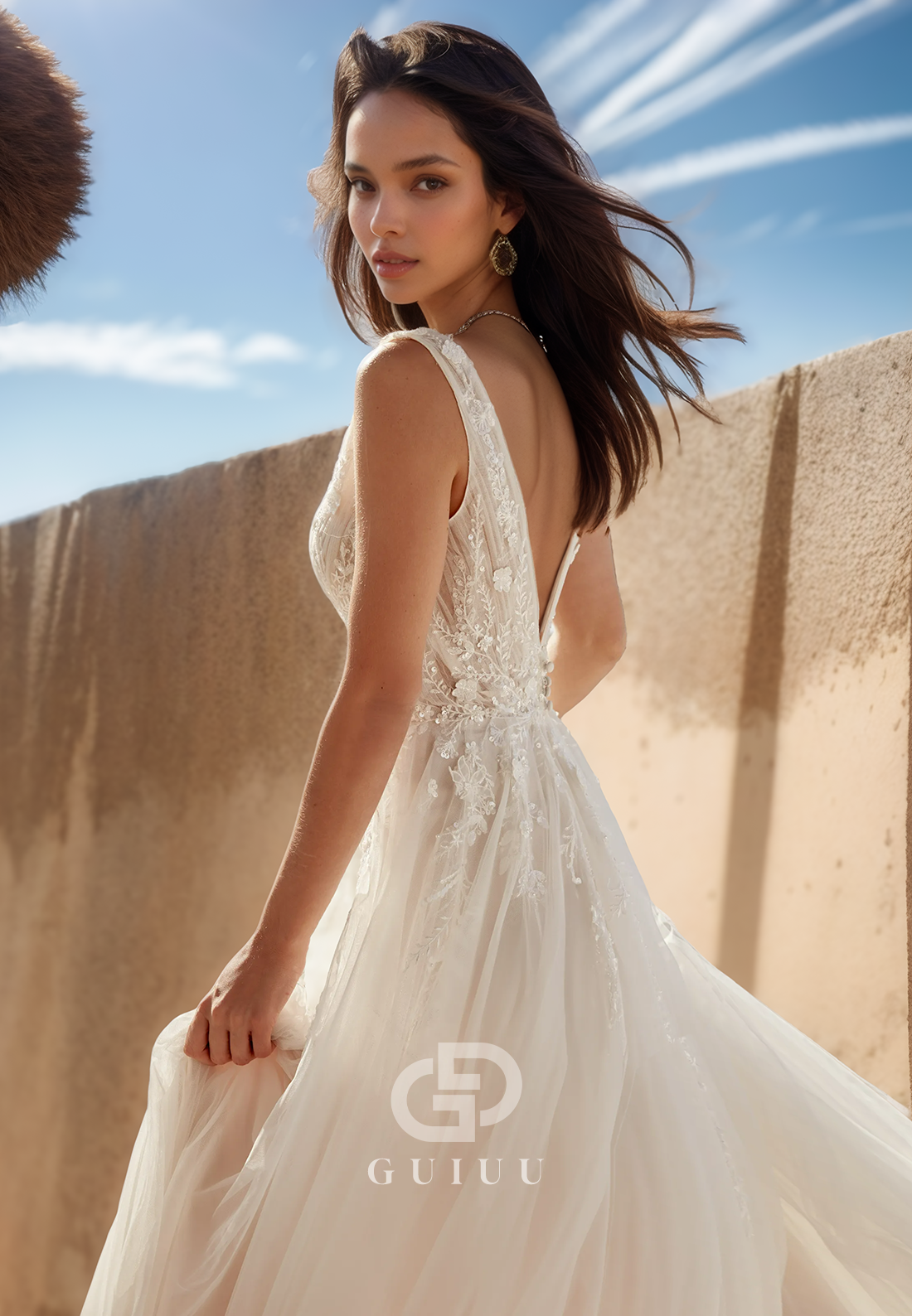A-Line Spaghetti Straps V-Neck Floral Appliques Backless Lace Wedding Dress