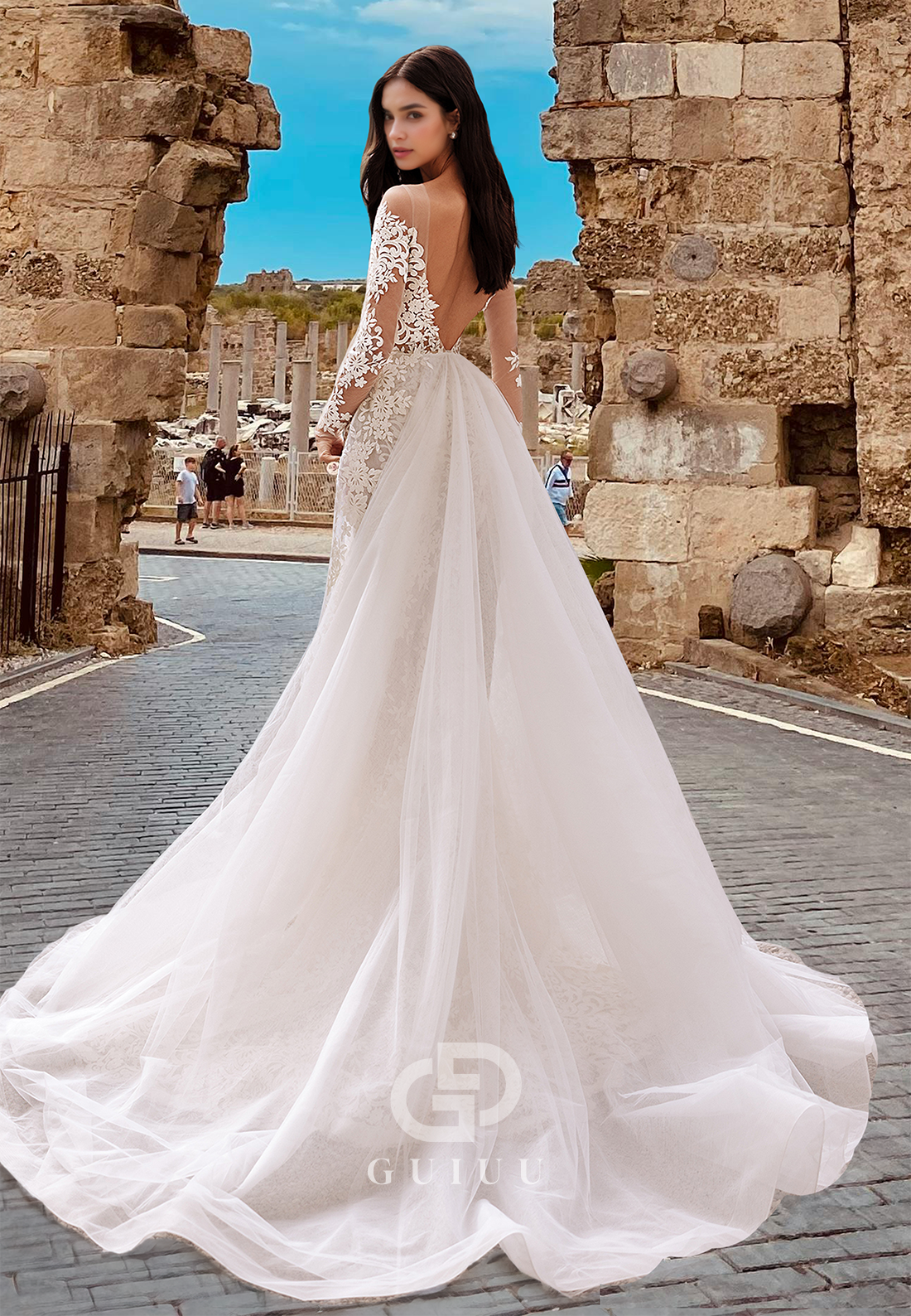 Charming V-Neck Lace Long Sleeves Floral Appliques Mermaid Wedding Dress