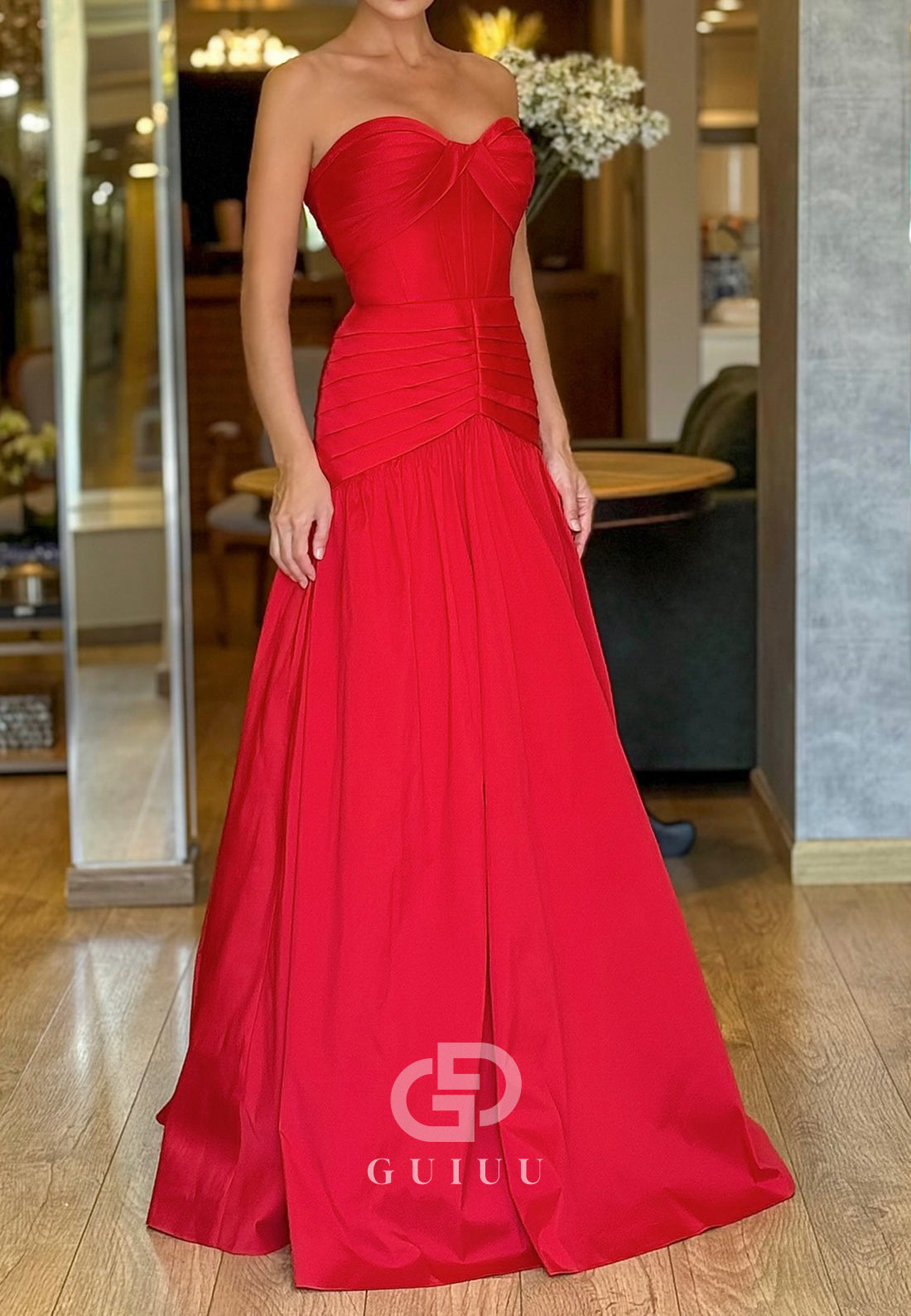 Red A-Line Sleeveless Strapless Empire-Waist Evening Dress