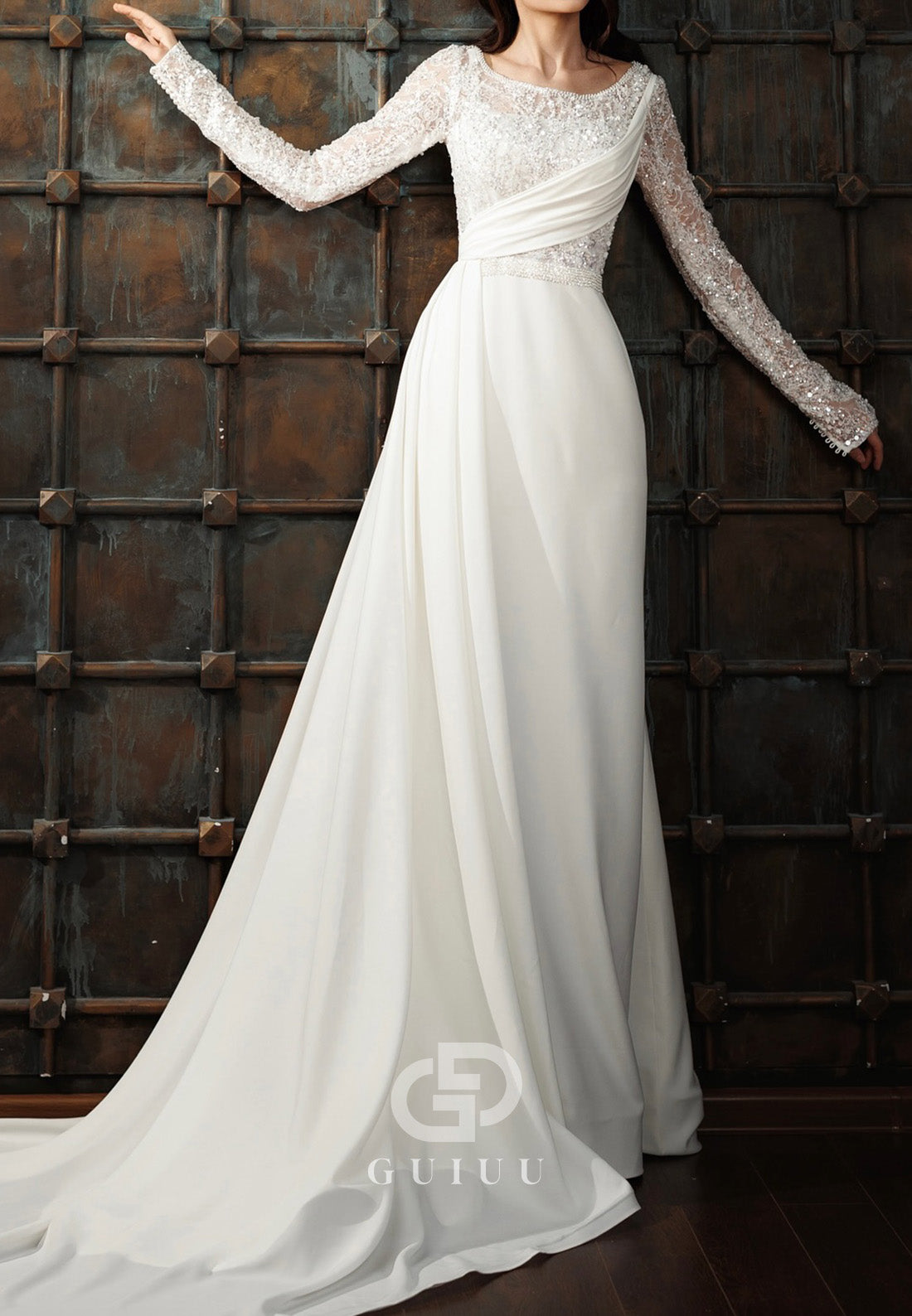Simple Long Sleeves Scoop Empire-Waist Lace Wedding Dress