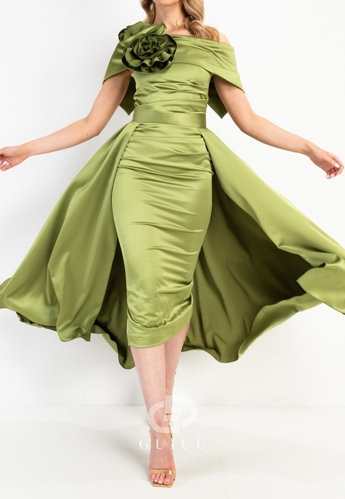 Simple Scoop Short Sleeves Ruched Knee-Length Mother of the Bride Dress
