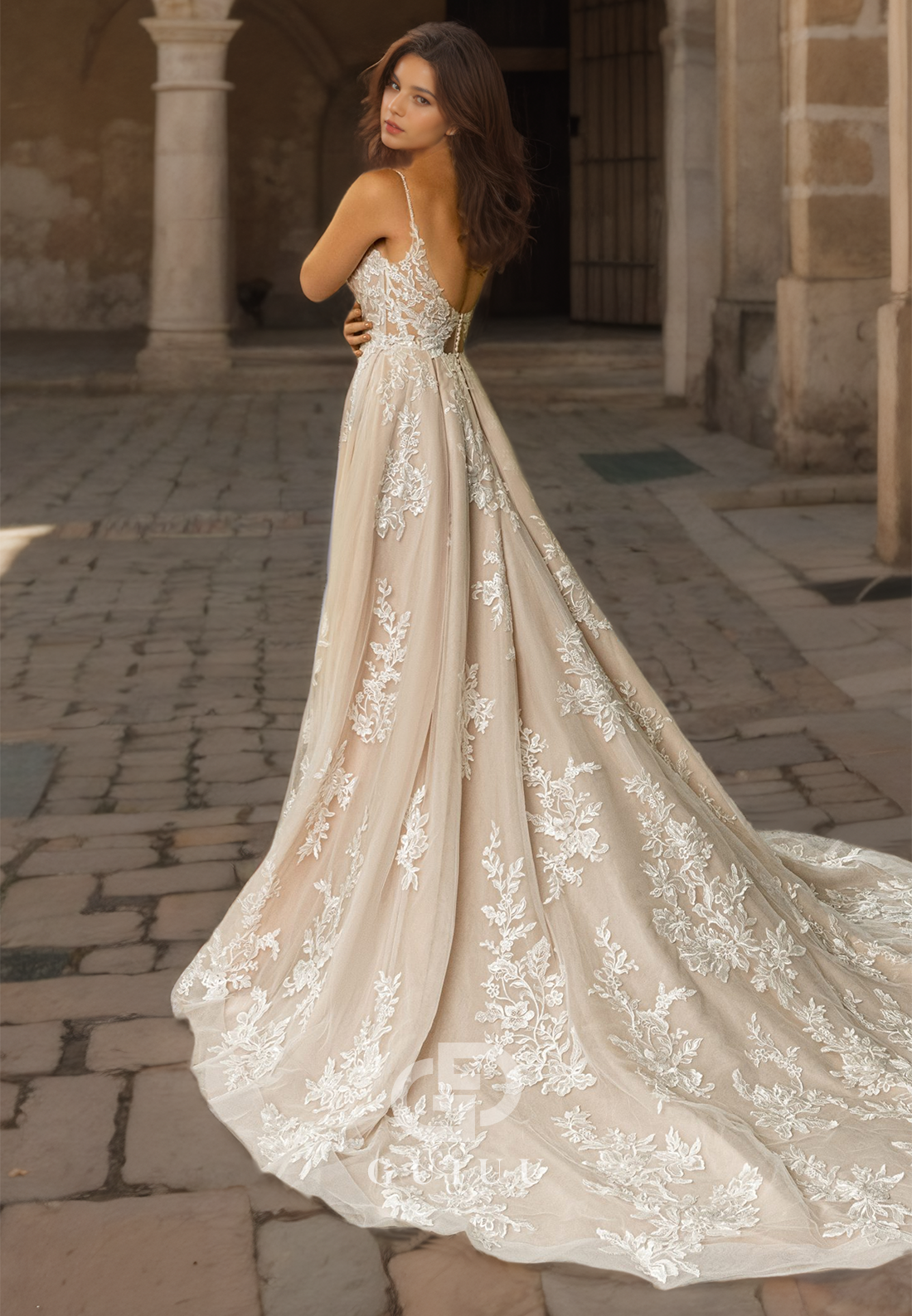 Sleeveless Sexy Trumpet Floral Lace Wedding Dress with Pockets and Spaghetti Straps