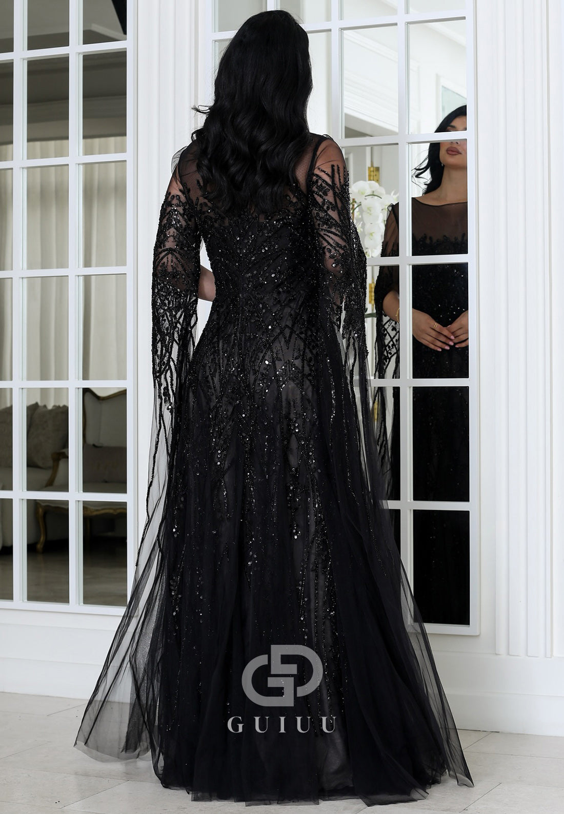 Black Long Sleeves Scoop Appliques Lace Evening Dress