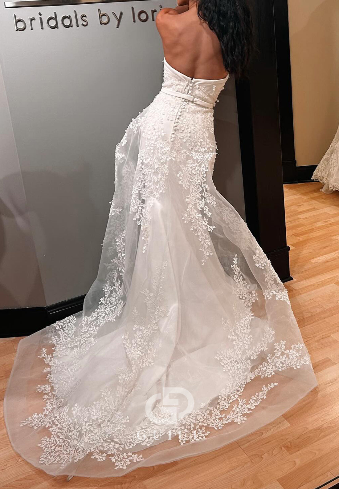 A-Line Sleeveless Strapless Floral Appliques Wedding Dress