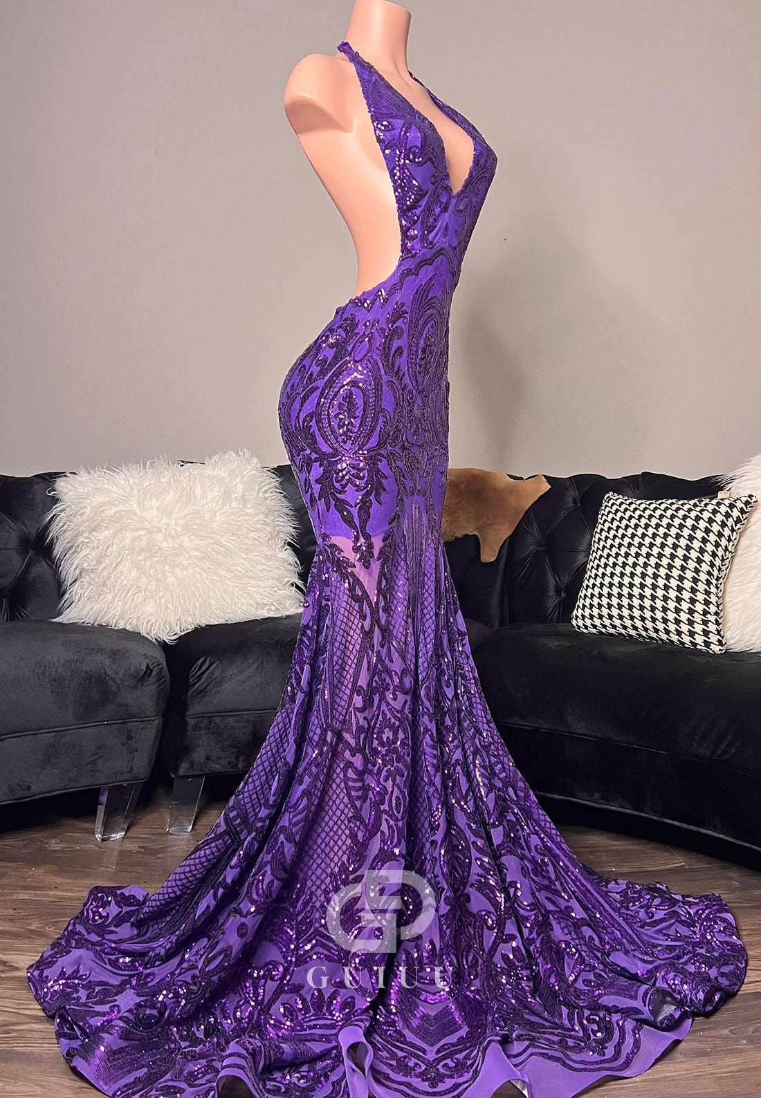 Charming Mermaid Sleeveless Halter Backless Appliques Prom Dress