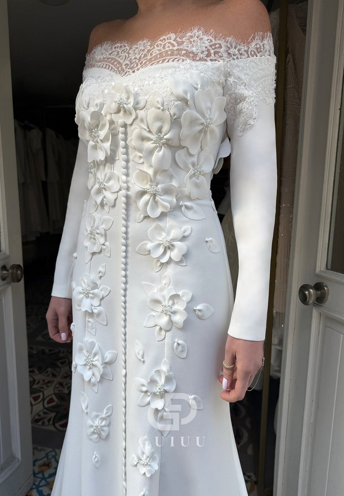 Long Sleeves Off-Shoulder Appliques A-Line Wedding Dress