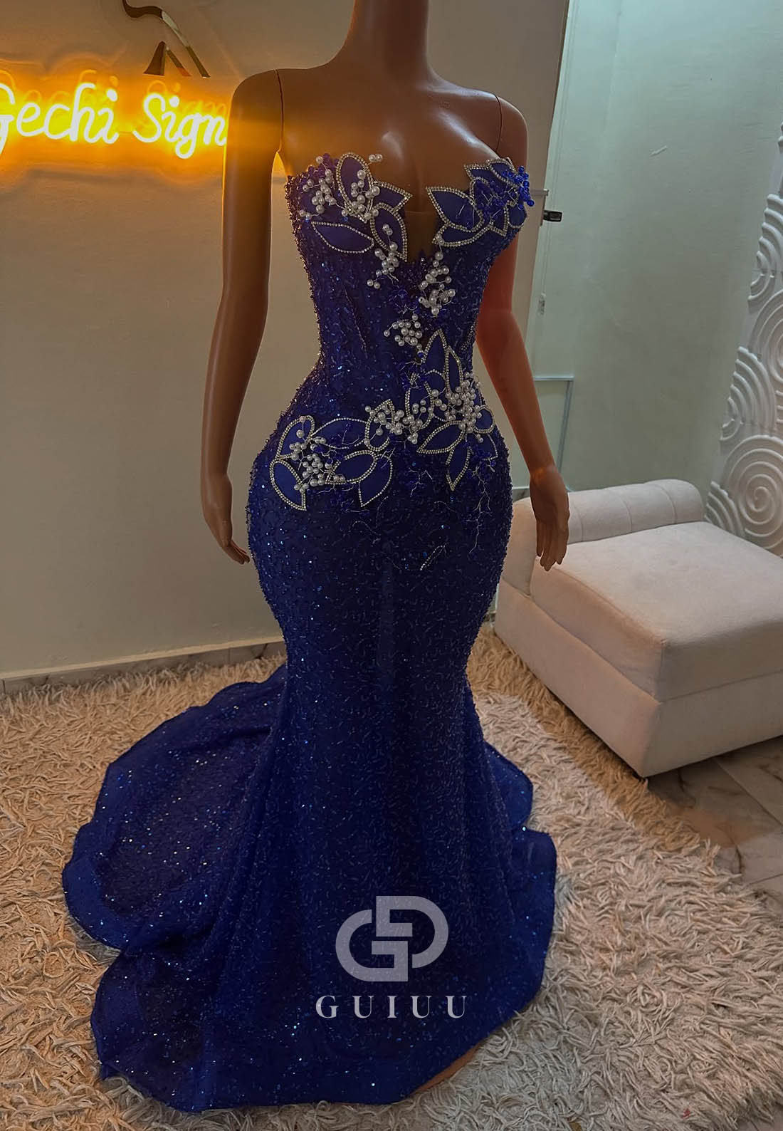 Royal Blue Sleeveless Strapless Appliques Mermaid Prom Dress