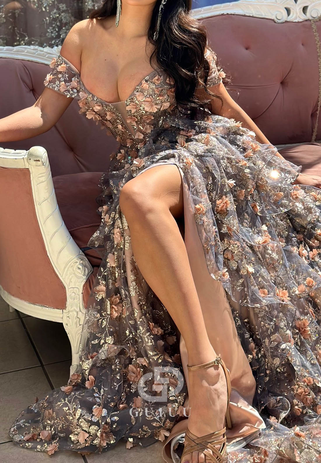 Elegant Sweetheart Sleeveless Floral Appliques Ruffles Prom Dress