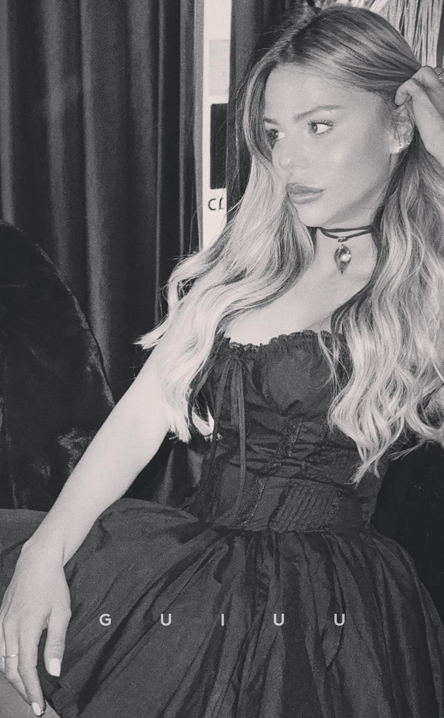 GH869 - Sexy & Hot A-Line Sweetheart Neck Straps Sleeveless Homecoming Dress