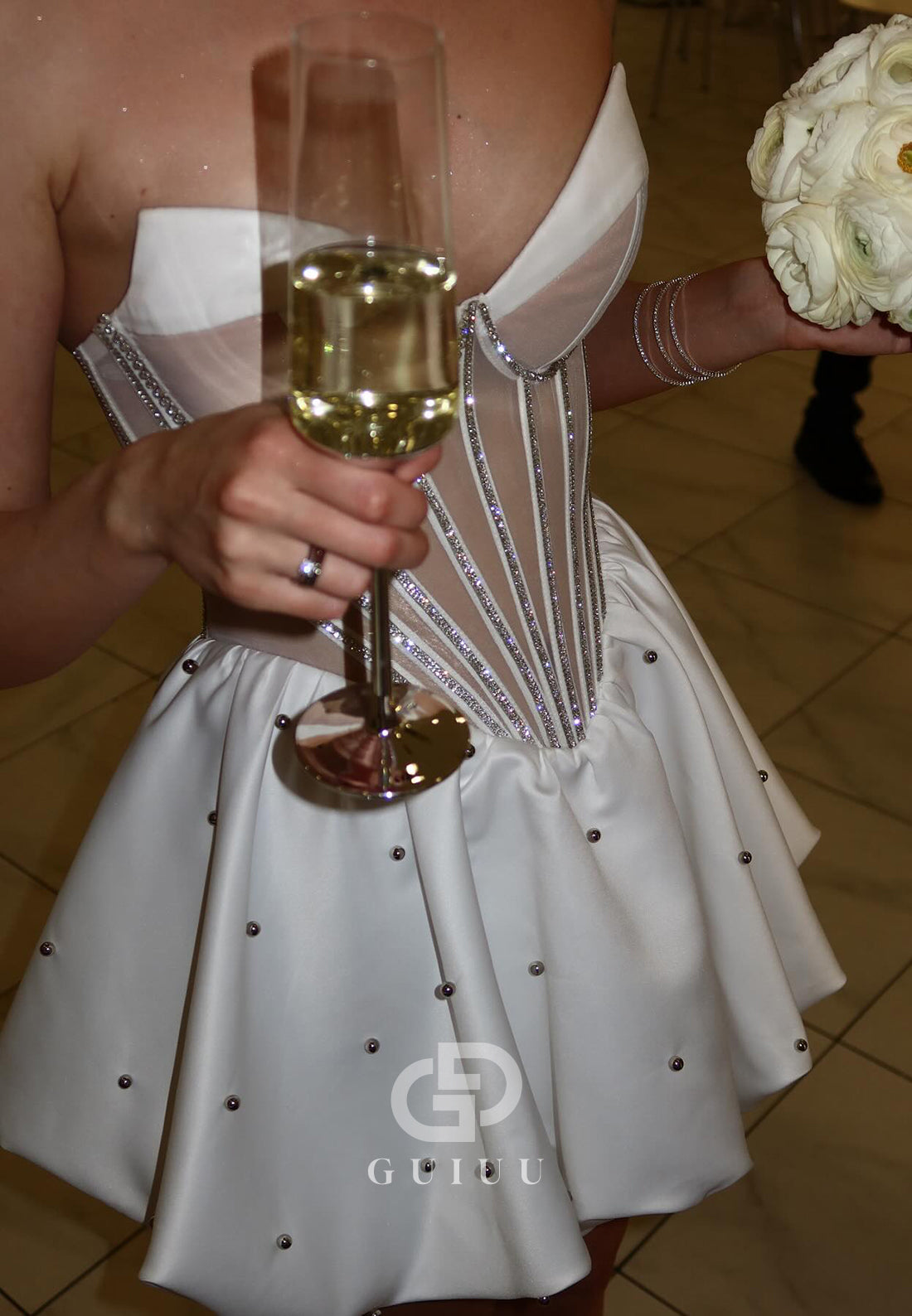 Elegant Strapless Sleeveless Corset Tulle Mini Homecoming Dress