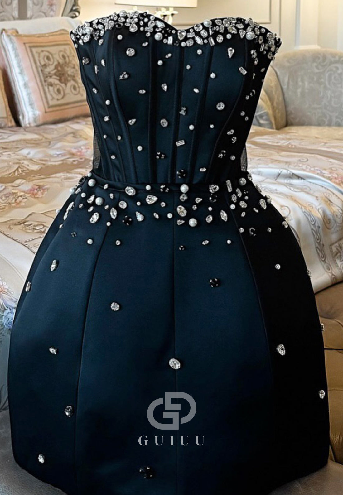Black Sleeveless Strapless Sequins Empire-Waist Homecoming Dress
