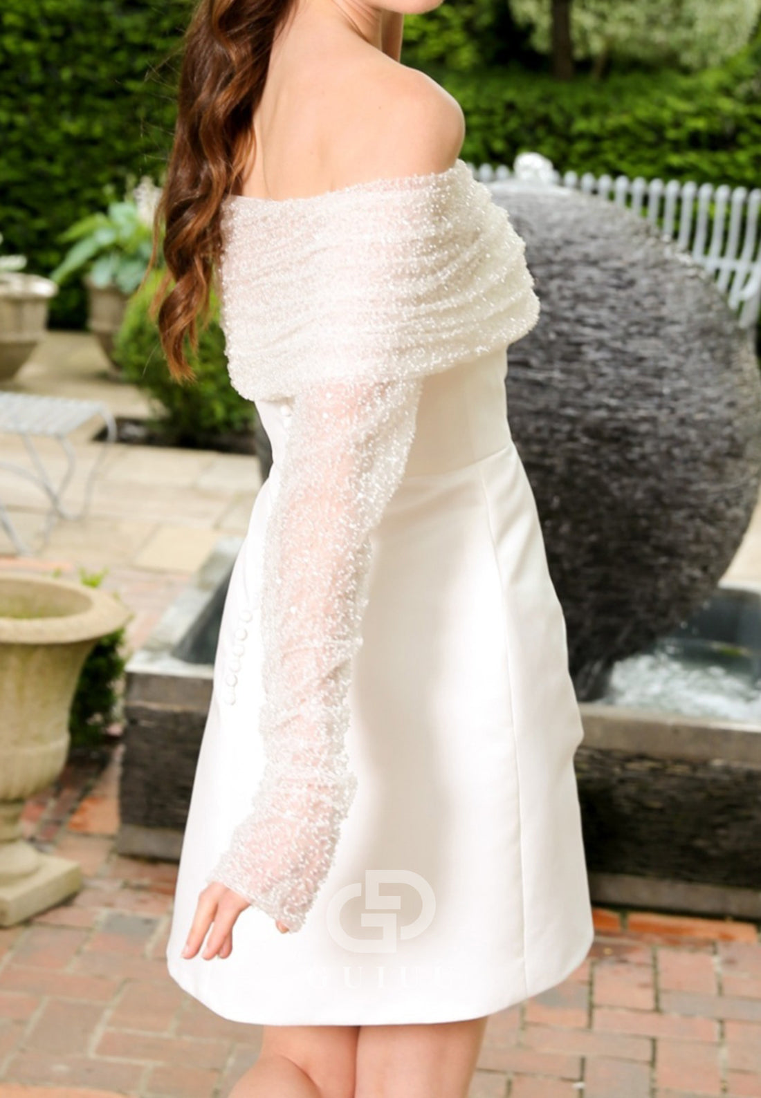 Long Sleeves Scoop Ruched Short Wedding Dress