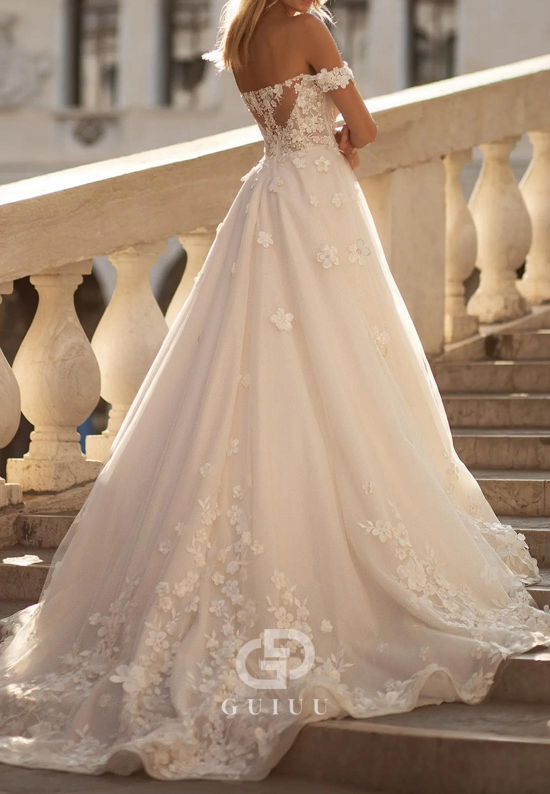 Charming A-Line Long Sleeves Sweetheart Floral Appliques Lace Wedding Dress
