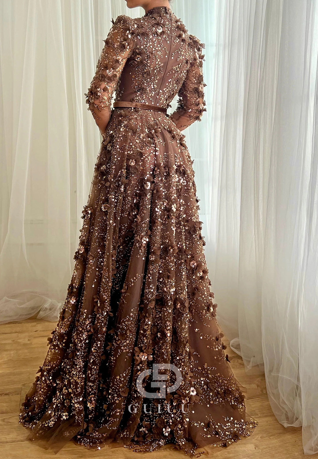 Cabernet Long Sleeves V-Neck A-Line Appliques Evening Dress