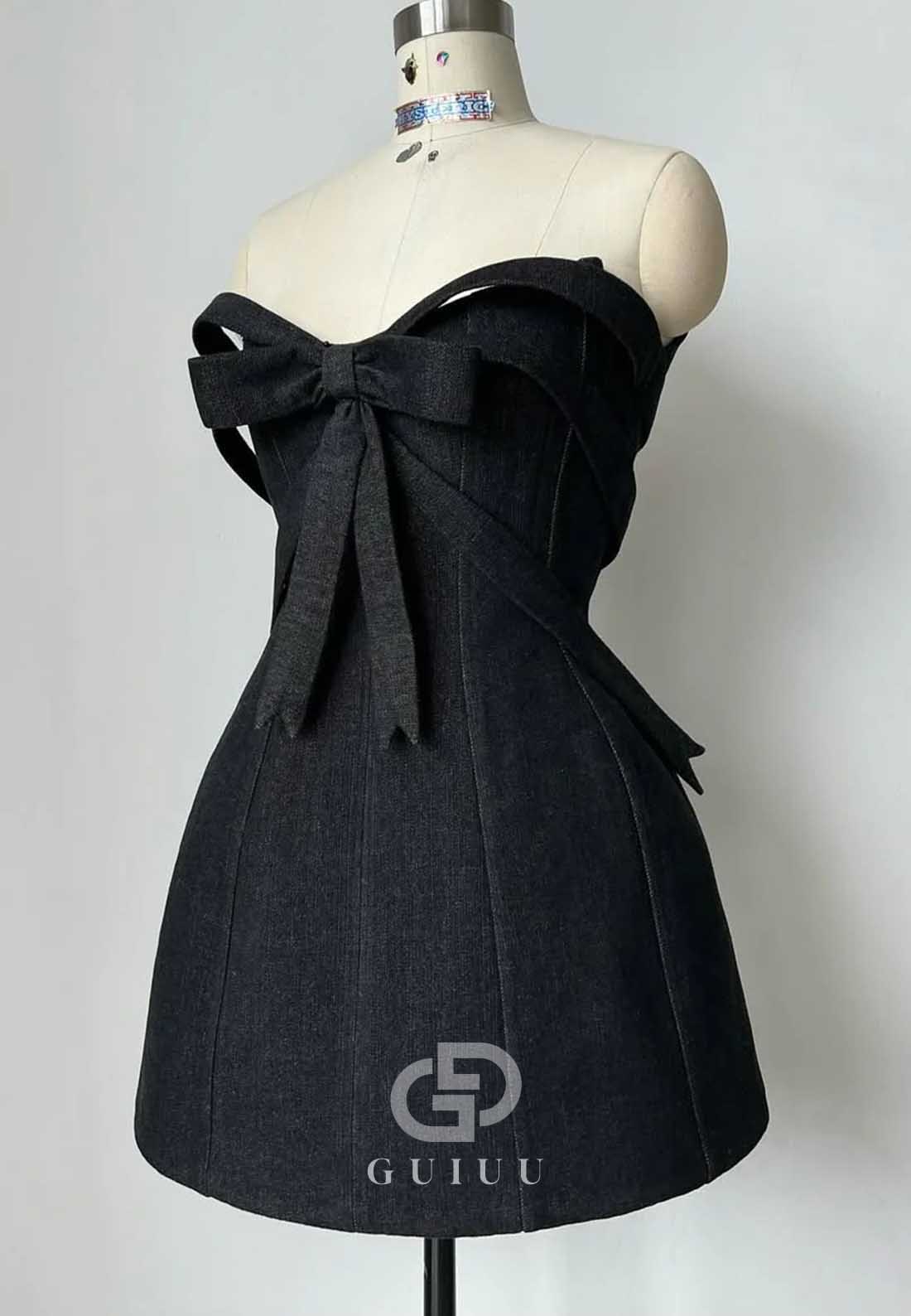 Simple Strapless Sleeveless Bowknot Satin Homecoming Dress