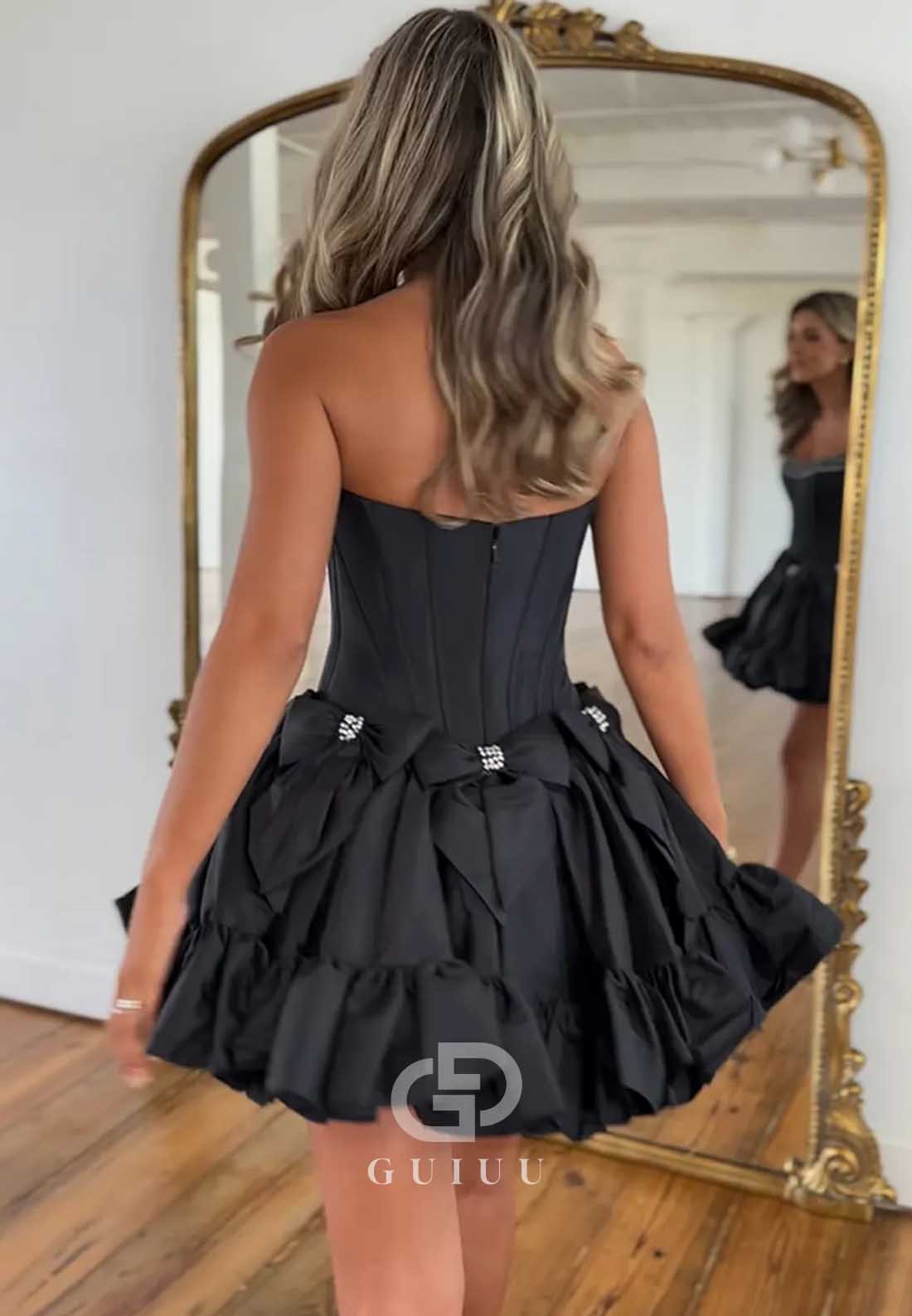 Simple Strapless Sleeveless Bowknot Homecoming Dress