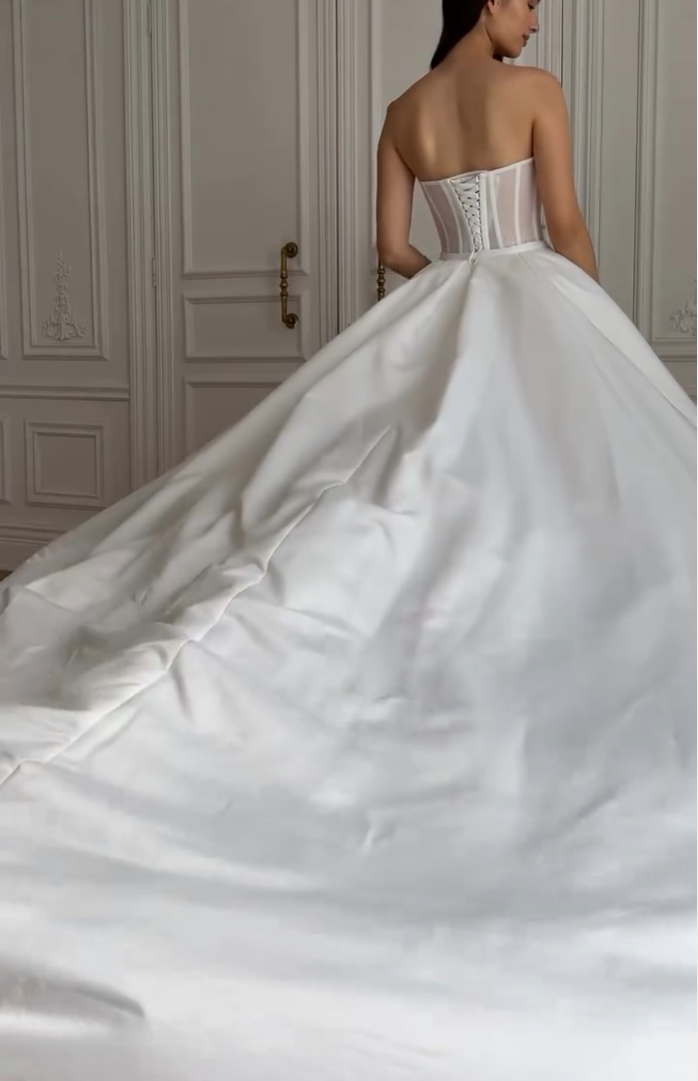 A-Line Strapless Sleeveless Corset Tulle Removable Train Wedding Dress