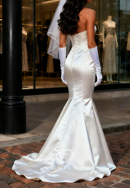 Simple Sleeveless Strapless Ruched Satin Wedding Dress