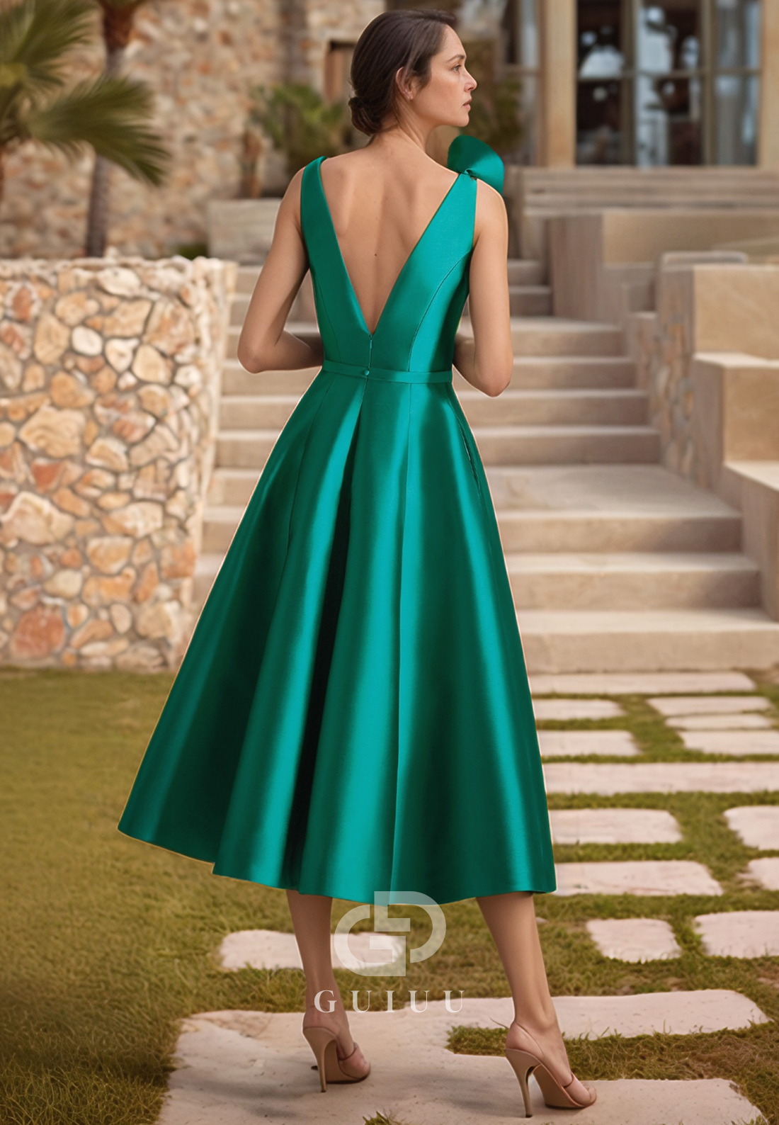 Dark Green V-Neck Appliques Backless Satin Cocktail Mother of the Bride Dress