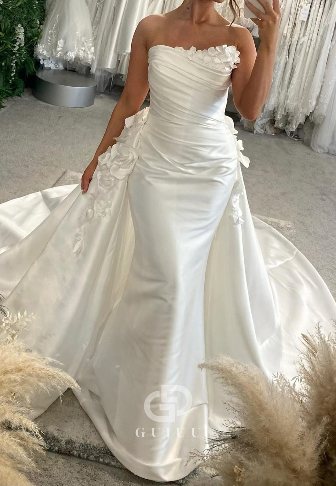 A-Line Floral Appliques Sweep Train Floral Appliques Wedding Dress