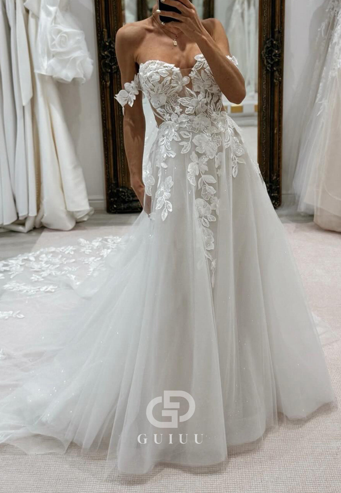 A-Line Sweetheart Sleeveless Floral Appliques Lace Wedding Dress