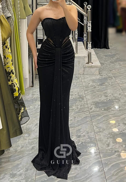 Black Sleeveless Strapless Ruched Sheath Prom Dress