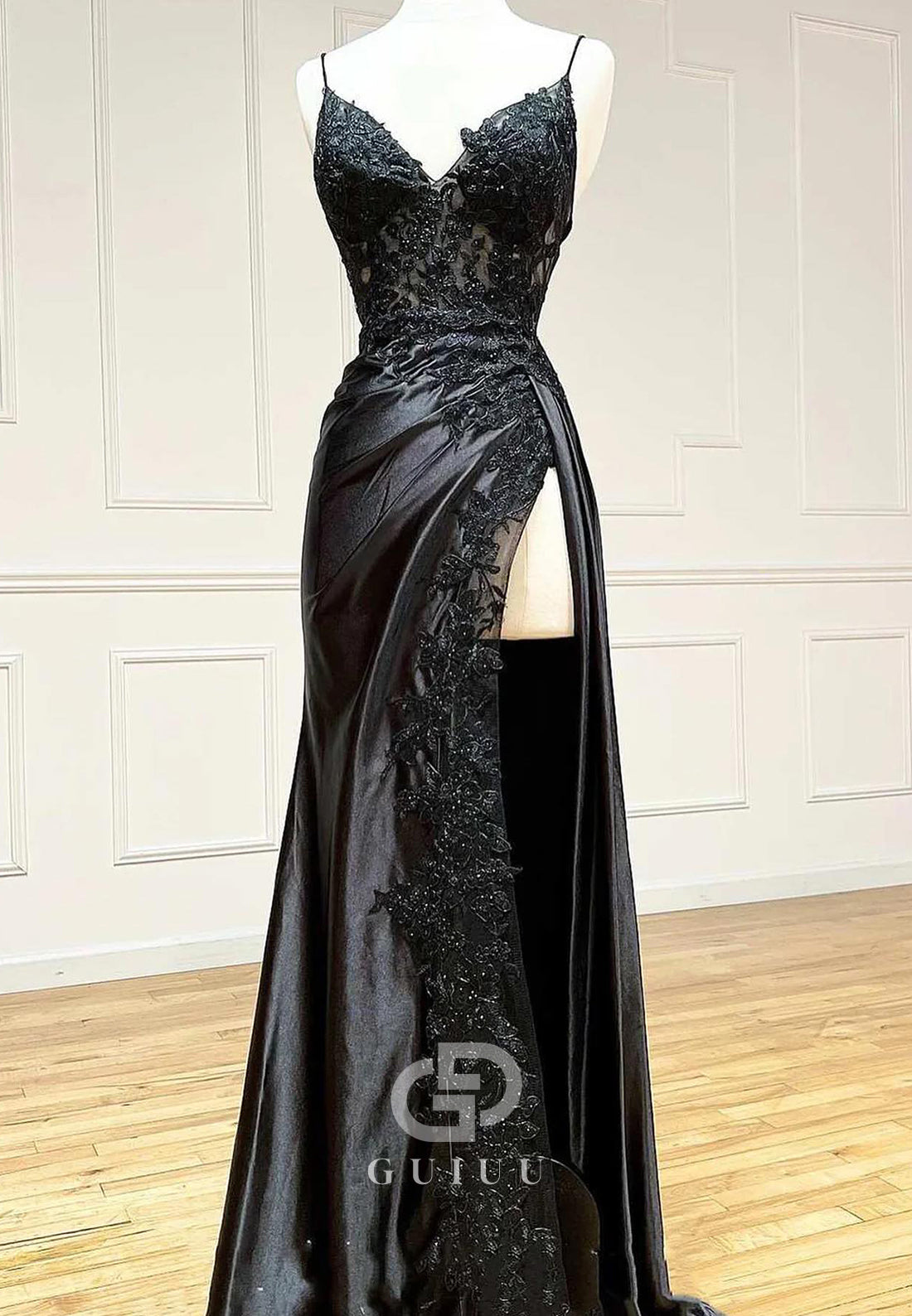 Black Spaghetti Straps V-Neck Appliques Slit Prom Dress