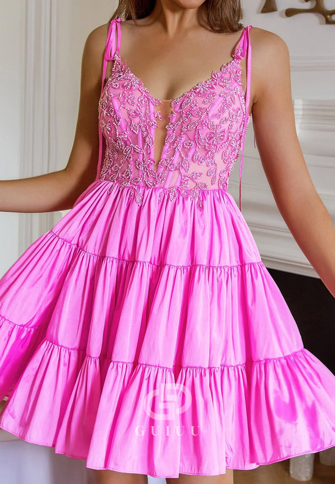 Blushing Pink Spaghetti Straps Square Appliques Short Homecoming Dress