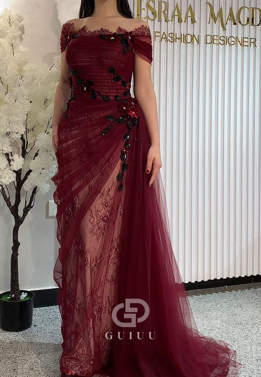 Burgundy Cap Sleeves Appliques Lace Evening Dress