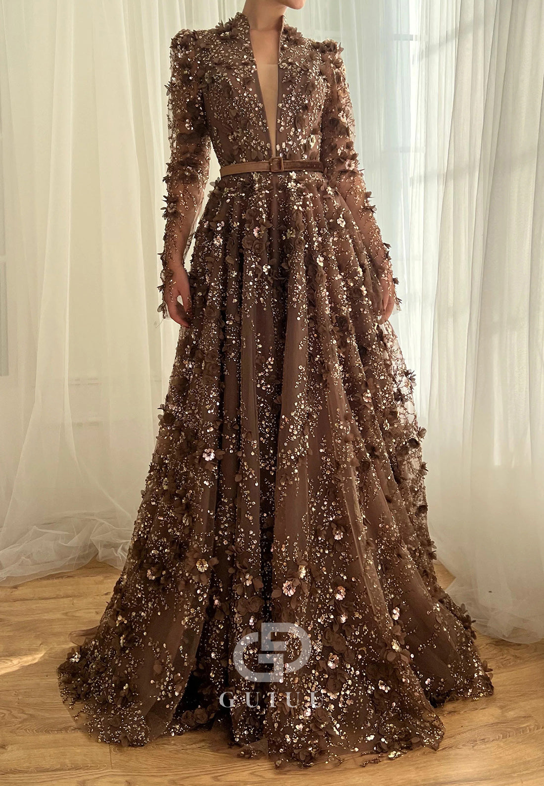 Cabernet Long Sleeves V-Neck A-Line Appliques Evening Dress