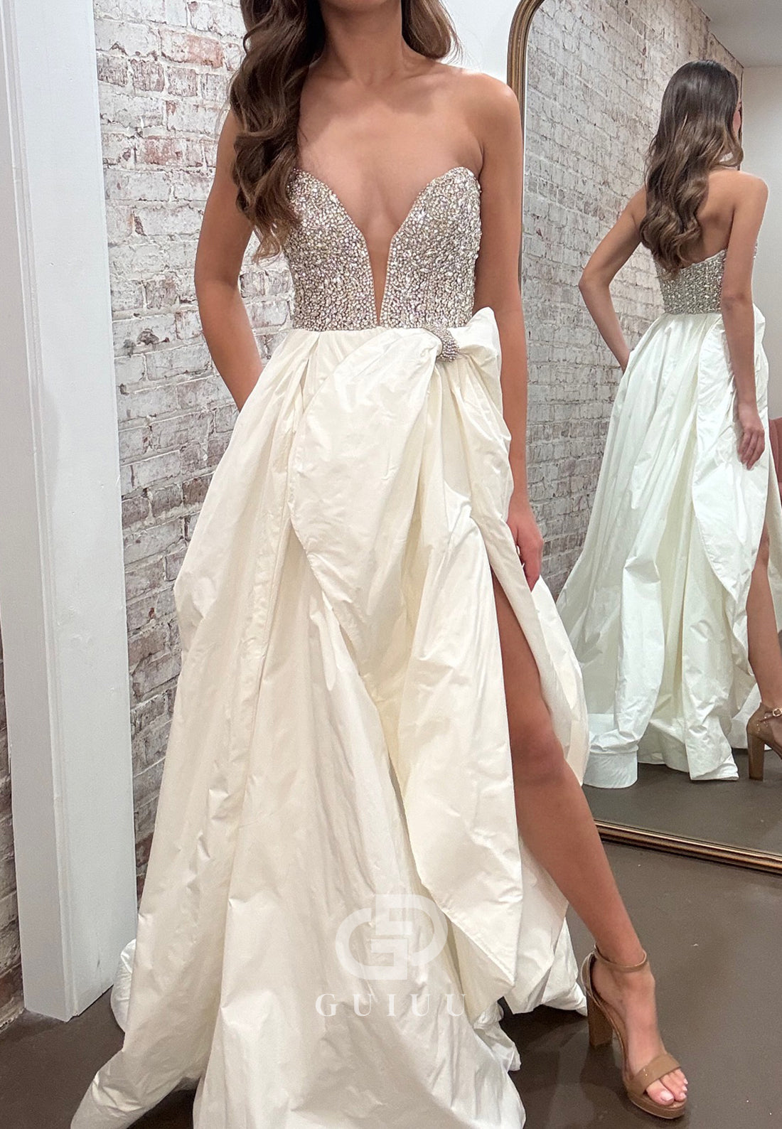 Charming A-Line Bowknot Ruffles Slit Prom Dress