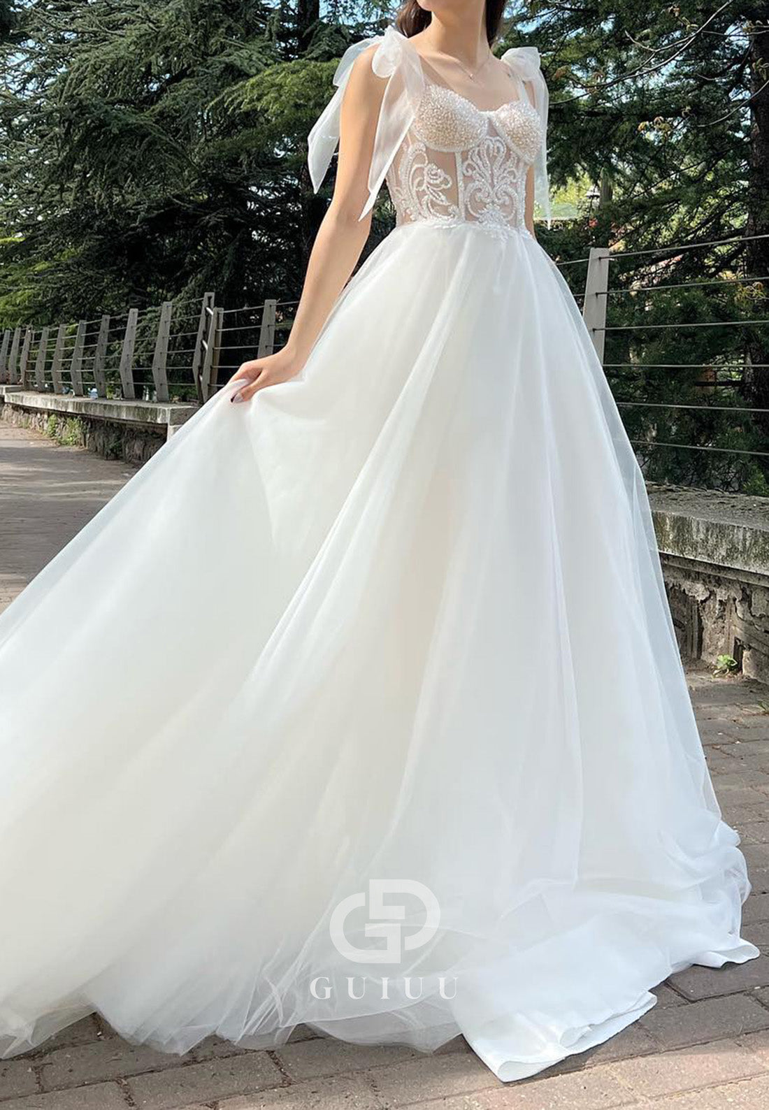 Charming A-Line Spaghetti Straps Sweetheart Lace Wedding Dress