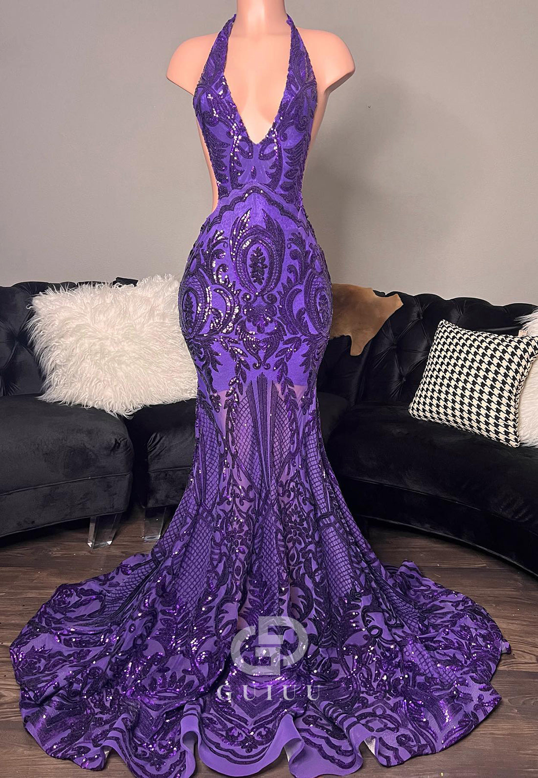 Charming Mermaid Sleeveless Halter Backless Appliques Prom Dress