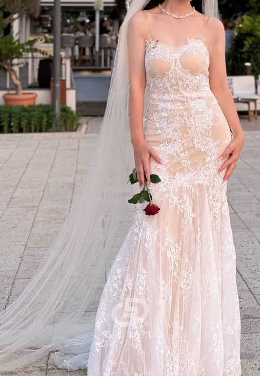 Charming Spaghetti Straps Sweetheart Appliques Wedding Dress