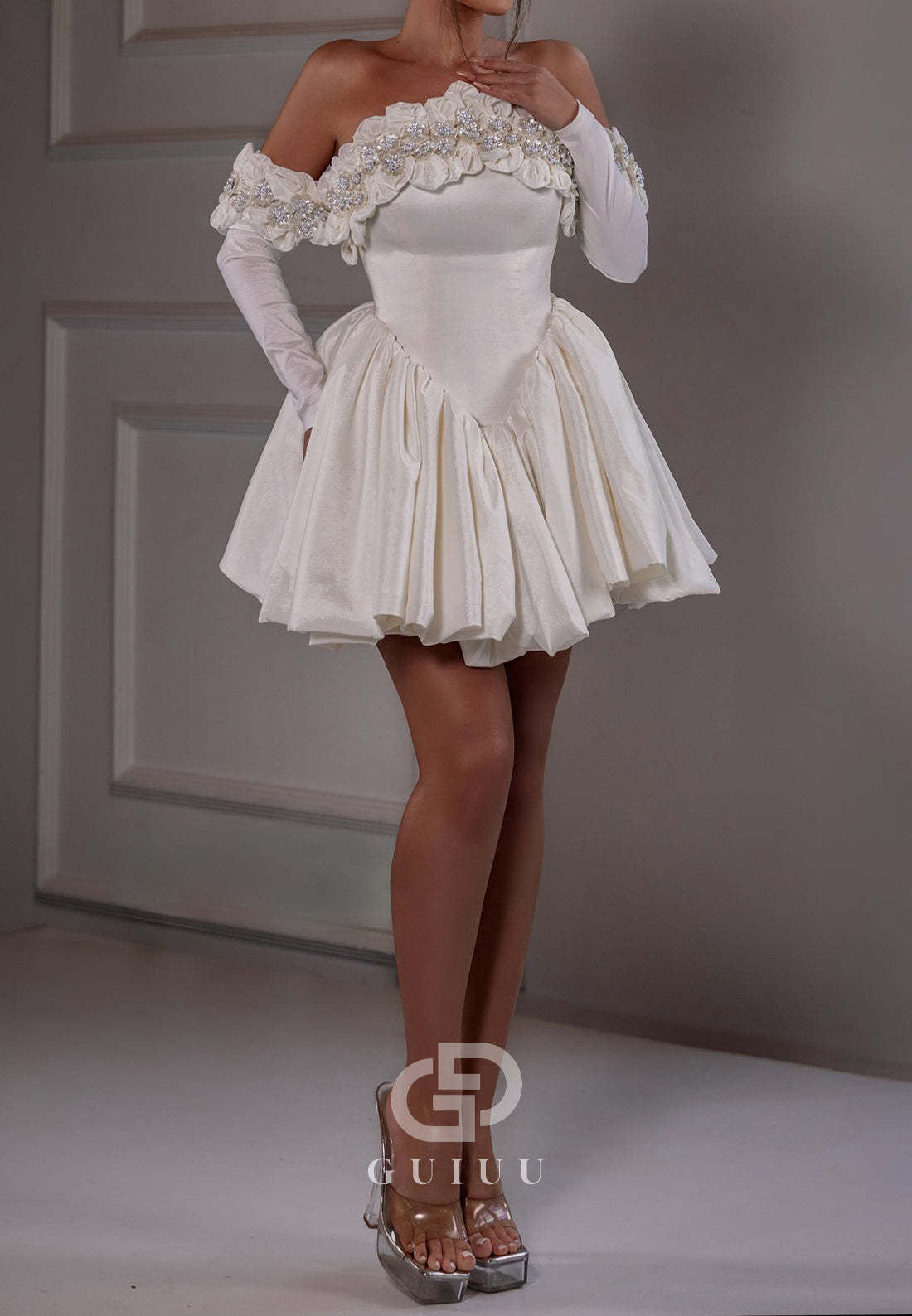 Charming Strapless Floral Appliques Short Wedding Dress