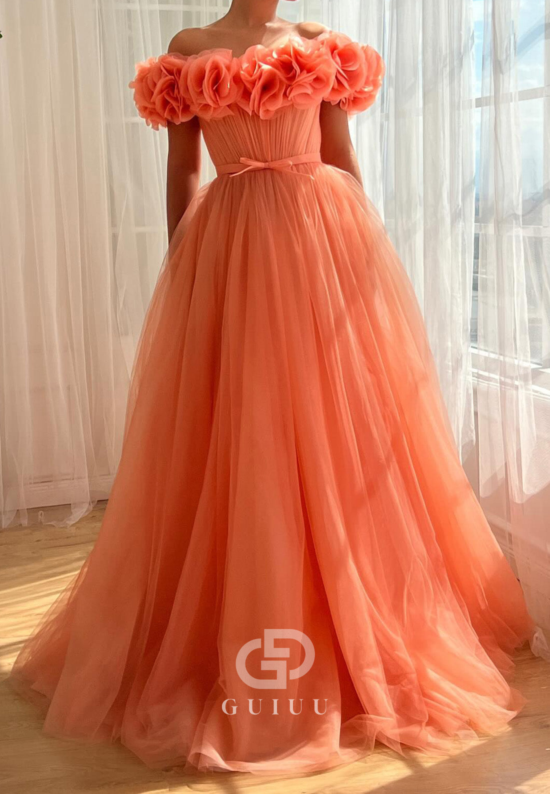 Charming A-Line Sleeveless Strapless Floral Appliques Prom Dress
