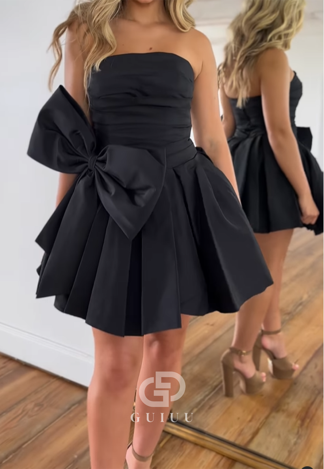 Simple A-Line Sleeveless Strapless Bowknot Short Homecoming Dress