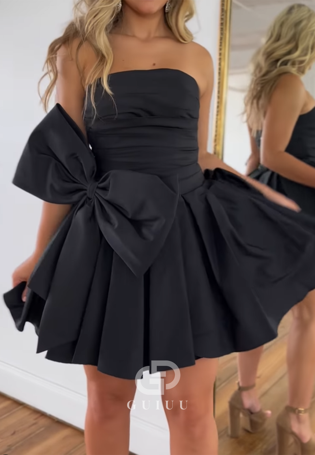 Simple A-Line Sleeveless Strapless Bowknot Short Homecoming Dress