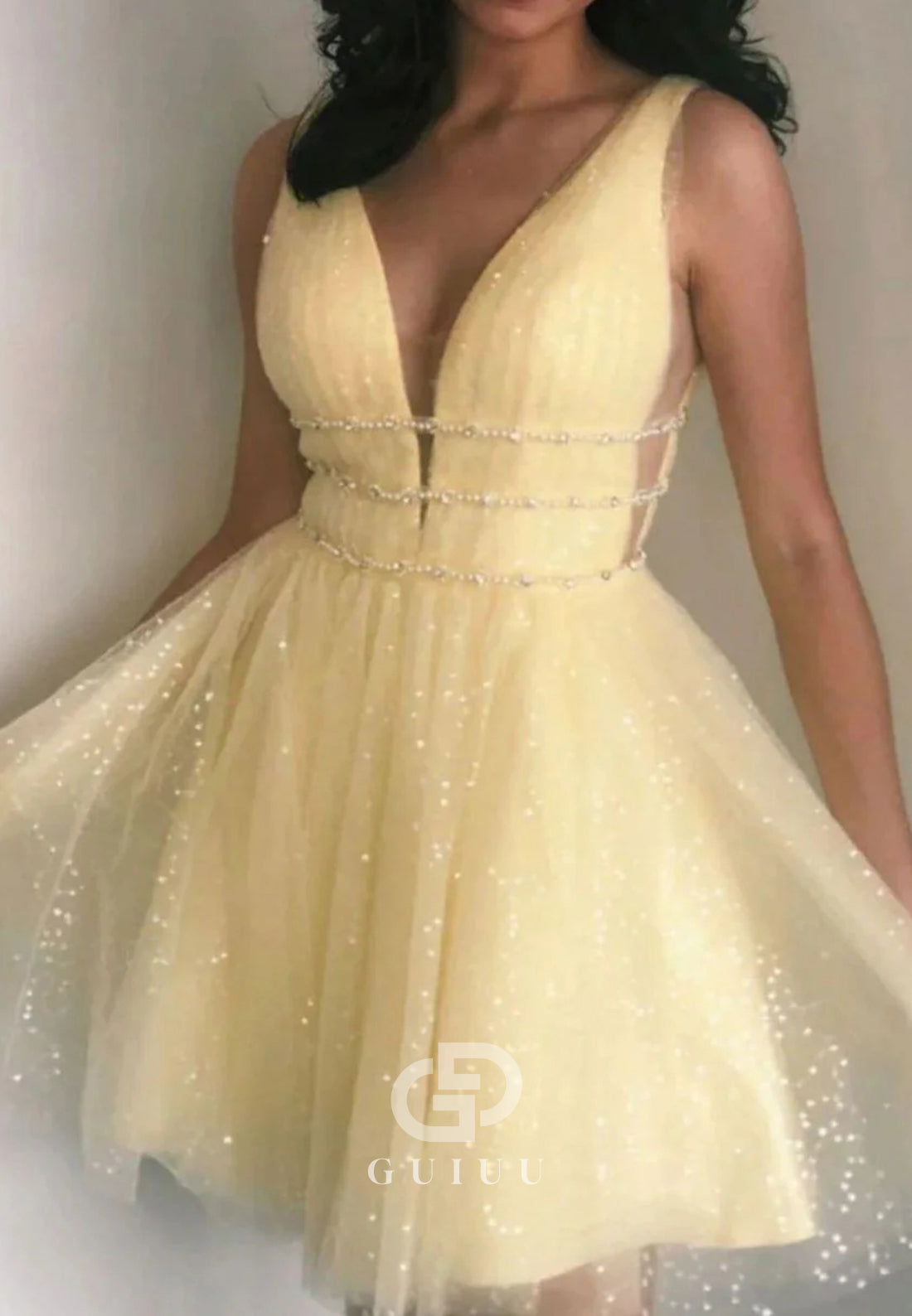Daffodil A-Line Spaghetti Straps V-Neck Homecoming Dress