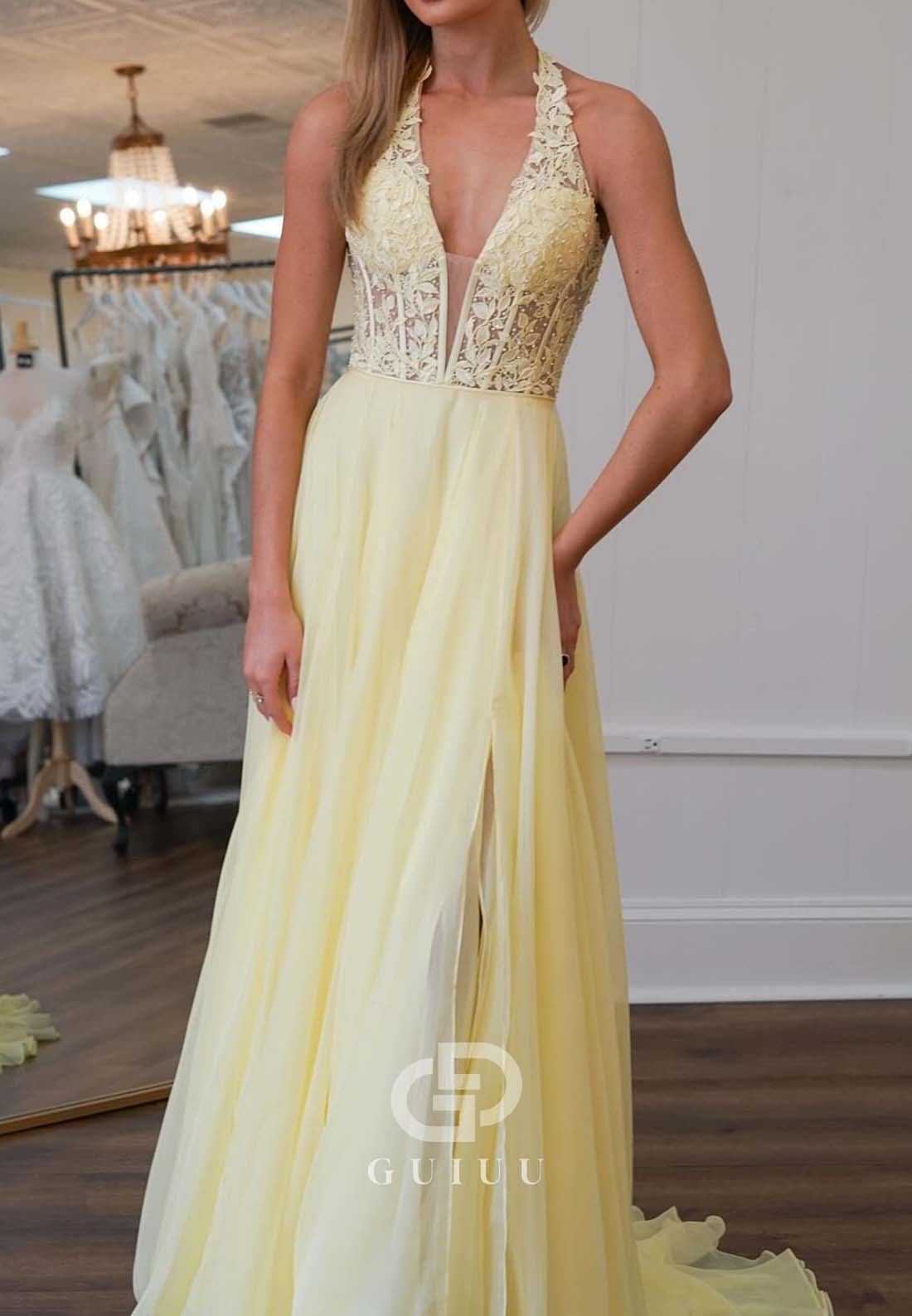 Daffodil Halter Sleeveless Prom Dress with Train Empire-Waist Evening Dress