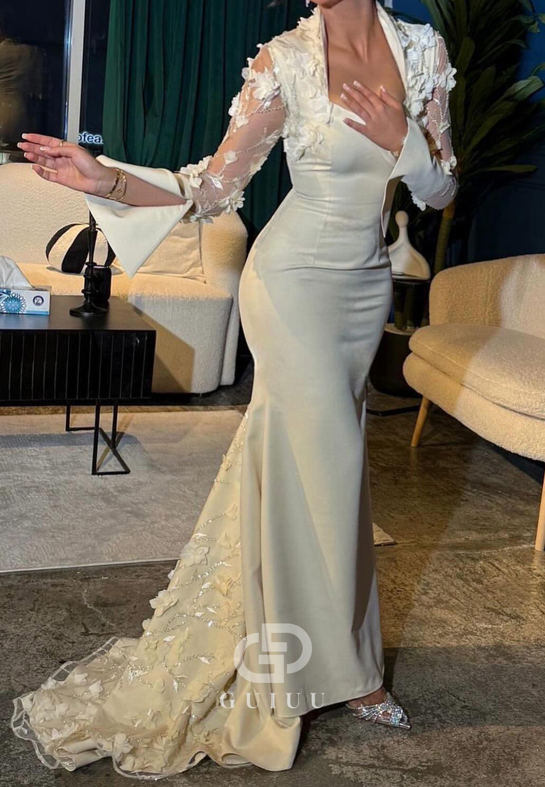 Daffodil Long Sleeves V-Neck Floral Appliques Evening Dress