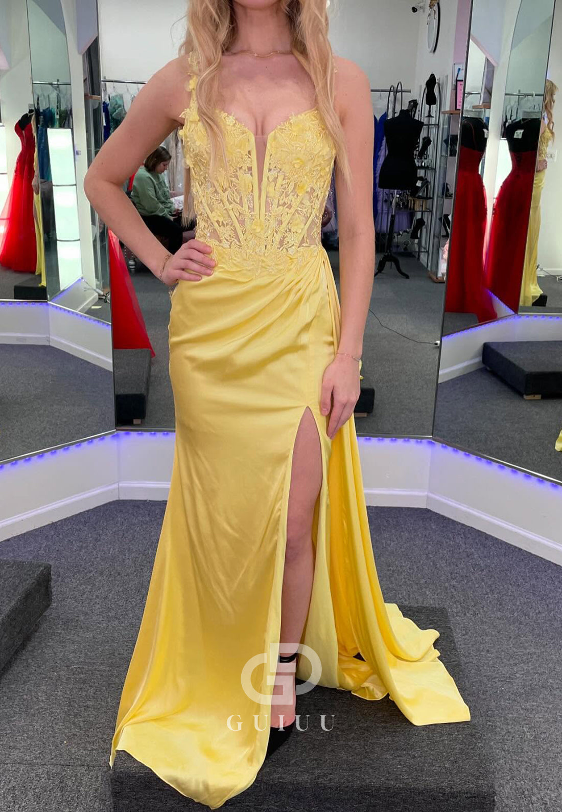 Daffodil Sleeveless Strapless Slit Ruched Prom Dress