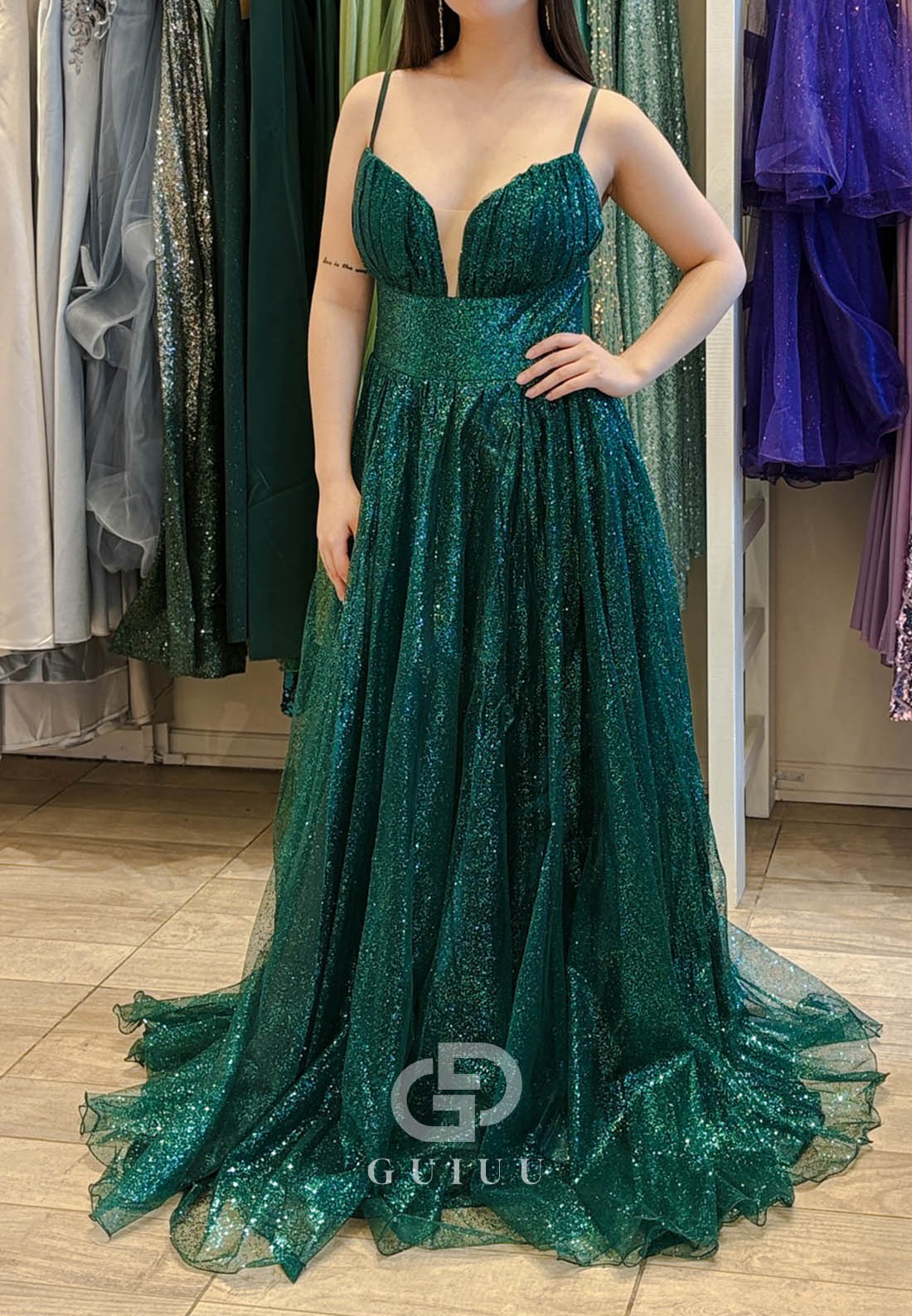 Dark Green Spaghetti Straps V-Neck Sequins Prom Dress