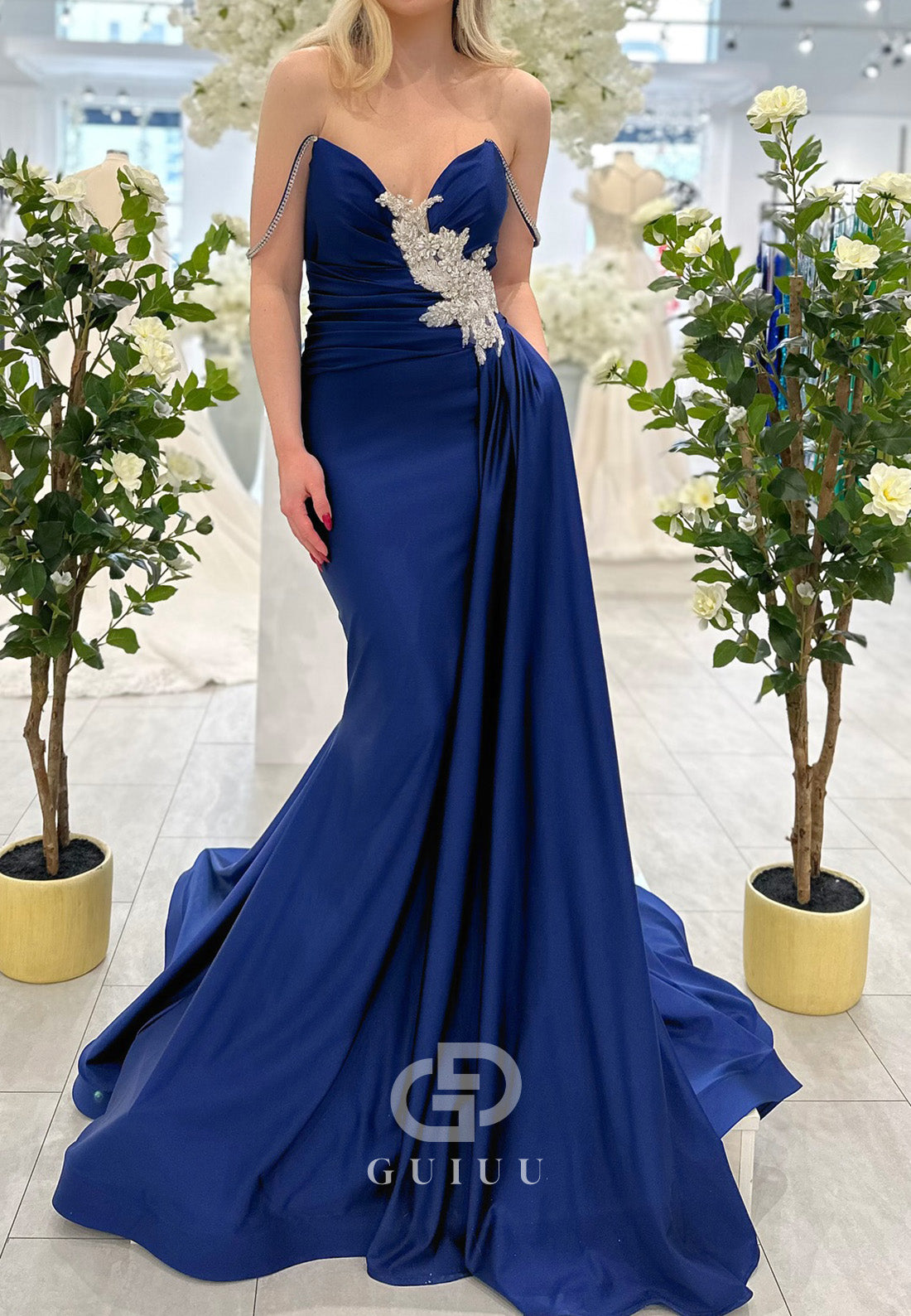 Dark Navy Spaghetti Straps V-Neck Beads Prom Dress