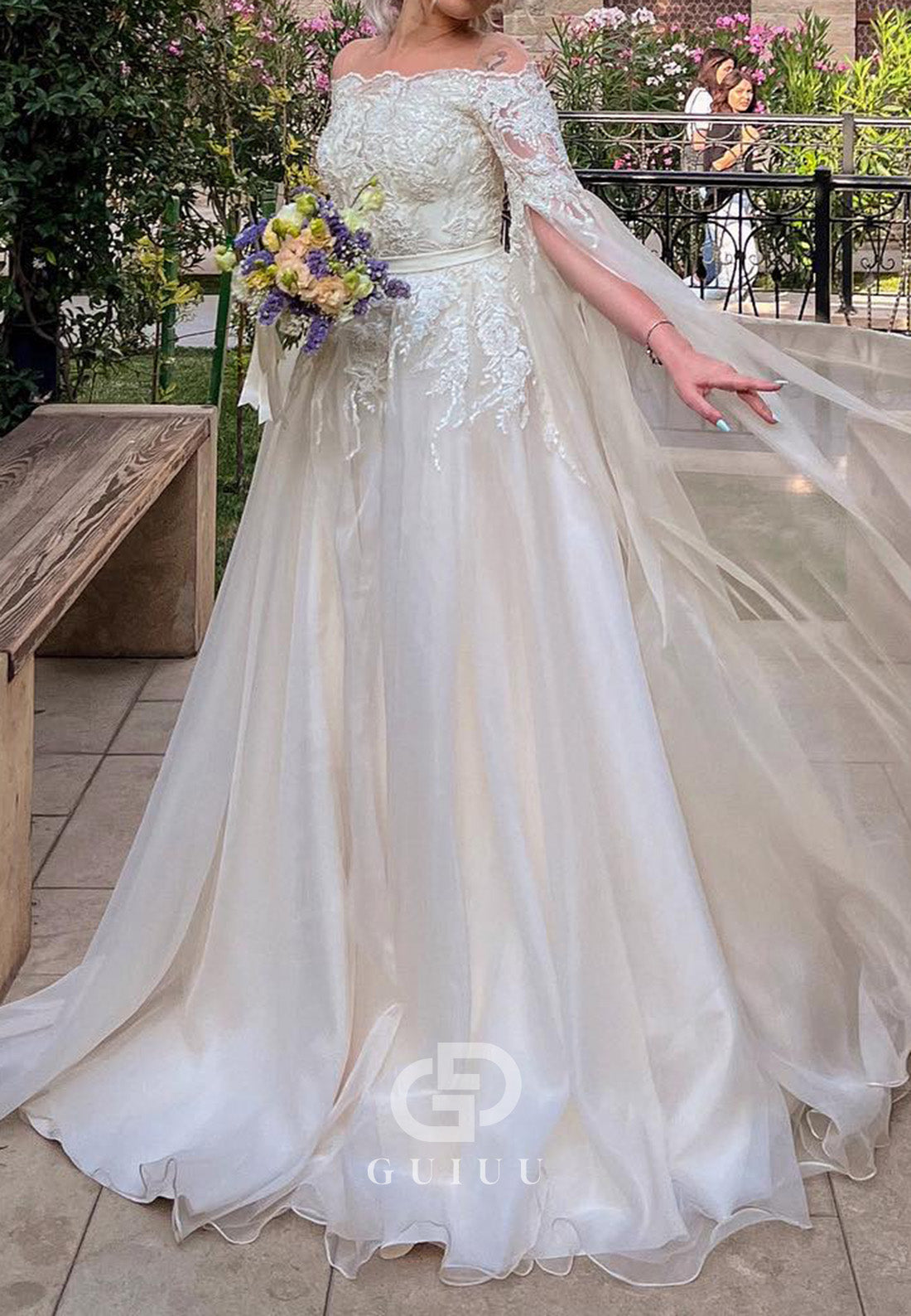 Elegant Off-Shoulder Cape A-Line Appliques Lace Wedding Dress
