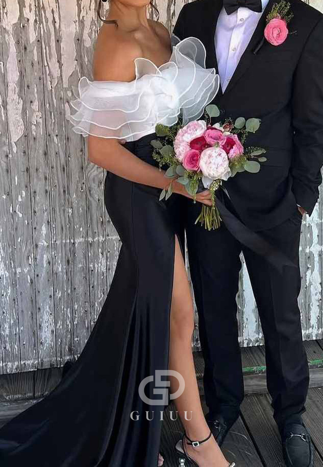 Elegant Off-Shoulder Mermaid Ruffles Formal Prom Dress with Slit