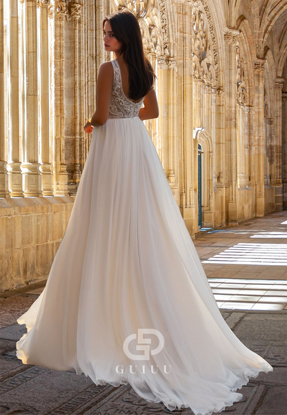 Elegant Halter Sleeveless Empire-Waist Corset Tulle Sweep Train Beach Wedding Dress