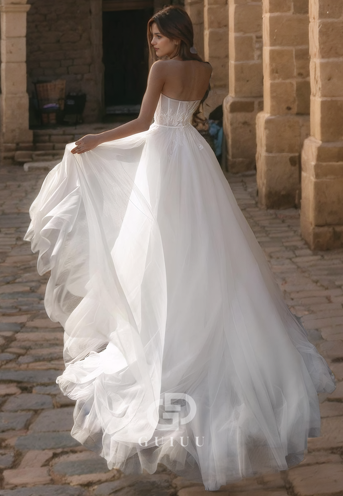 A-Line Strapless Sleeveless Appliques Back Zipper Appliques Tulle Wedding Dress with Train
