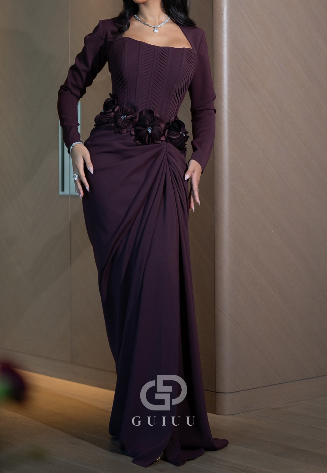 Long Sleeves Square Slit Appliques Evening Dress